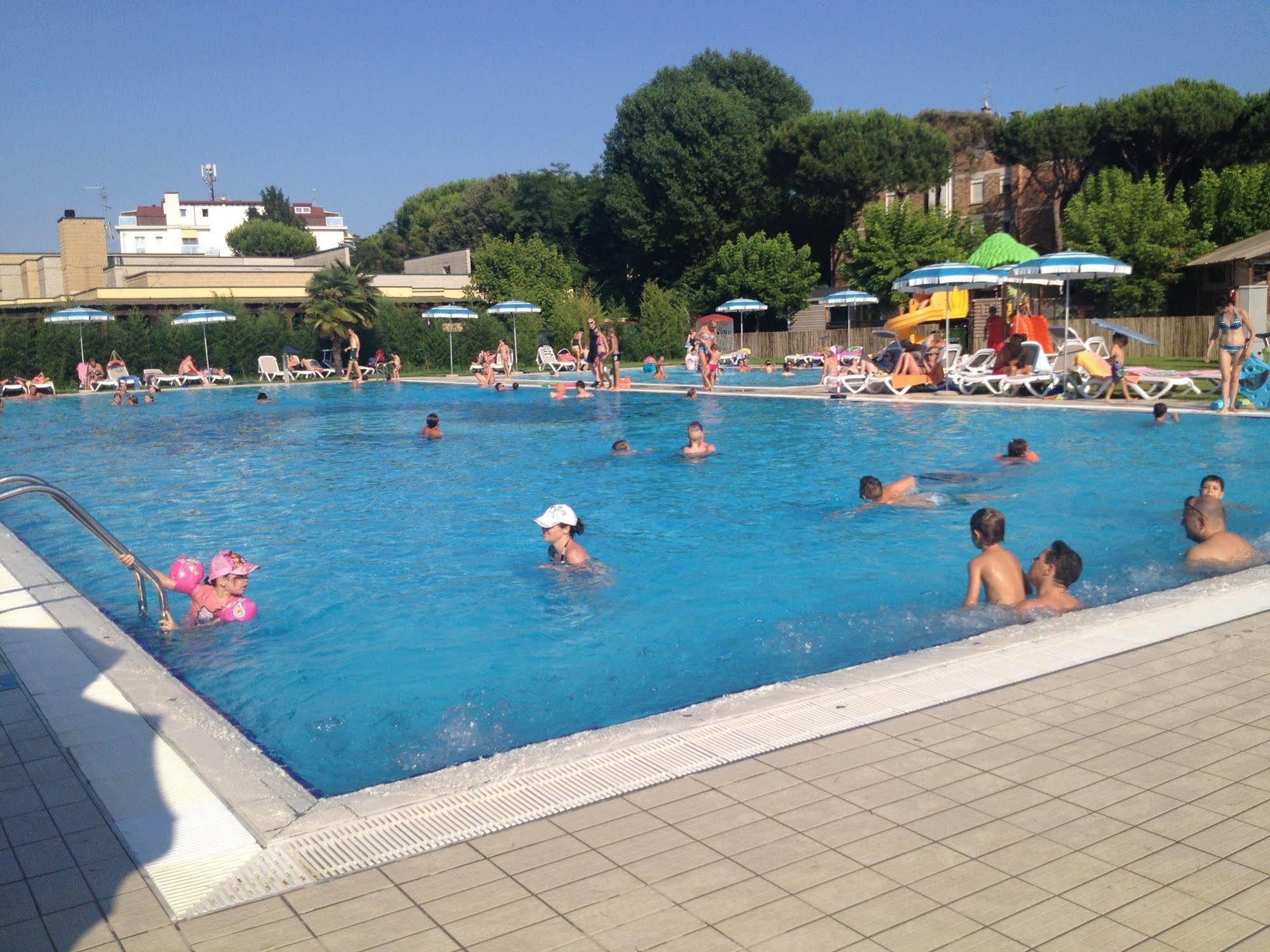 Camping Village Malibu Beach Лидо ди Йезоло Екстериор снимка